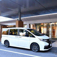 一般道路の試乗コースも用意。自由に走ってもらう