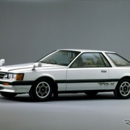 日産レパード初代（1980年）