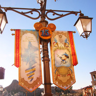 「東京ディズニーシー15周年“ザ・イヤー・オブ・ウィッシュ”」デコレーションがフィナーレ仕様に