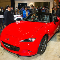 【東京オートサロン2017】マツダ ロードスター“クラシックレッド”…初代の赤を再現［詳細画像］ 画像