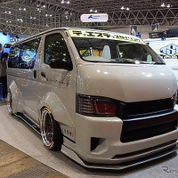 【東京オートサロン2017】巨大フェンダー、便利ラック、ベンチシート…ハイエース カスタム百花繚乱 画像