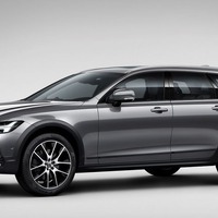 ボルボ V90 新型にSUV、クロスカントリー…日本導入が決定 画像