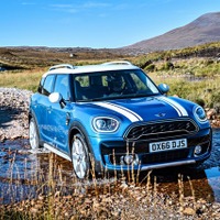【MINI クロスオーバー 新型】ディーゼルモデルのみで販売開始、今秋にはPHEVも登場 画像