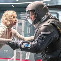 【特別映像】“宇宙にたった2人きり”は求め合うキスもアツい！『パッセンジャー』 画像