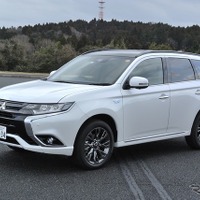 【三菱 アウトランダーPHEV Sエディション 試乗】ロングドライブ性能をブラッシュアップ…鈴木ケンイチ 画像