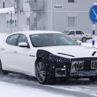 マセラティ ギブリ改良新型、ウィンターテストで見えた新デザイン！ 画像
