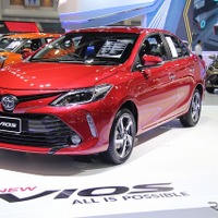 【バンコクモーターショー2017】トヨタ ヴィオス、顔つきをリフレッシュ…ヴィッツのセダン仕様 画像