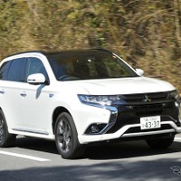 【三菱 アウトランダーPHEV Sエディション 試乗】欧州仕様のサスは高速で真価を発揮する…丸山誠 画像