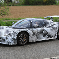 超スーパーカー達の血統...新型イタリアン軽量スポーツをスクープ！ 画像
