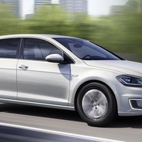 VW ゴルフ のEV、性能強化…最大航続距離は6割増の300kmへ 画像