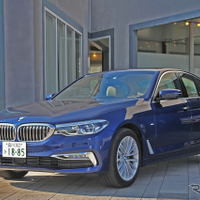 【BMW 5シリーズ 試乗】3シリーズ じゃ物足りないのよ、と言いたくなる気持ち良さ…岩貞るみこ 画像