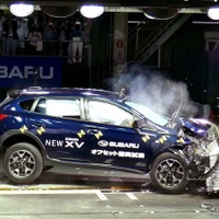 「理想の形につぶれた」スバル XV 新型、高い衝突安全性を動画で見る 画像