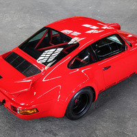 ホエールテール健在...1974年式ポルシェ911、軽量カーボンボディで蘇る！ 画像