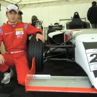 「夢はルマン」41歳の社会人レーサーがFIA-F4に初参戦 画像