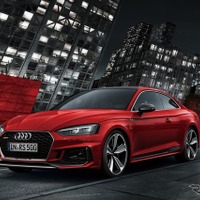 【アウディ RS5クーペ】最高出力450ps、新開発2.9リットルV6ツインターボを搭載…1257万円 画像