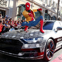 アウディ A8 新型、スパイダーマンとともに現る 画像