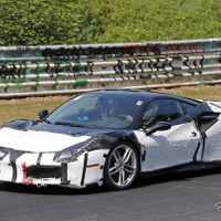 フェラーリ栄光の「GTO」、2018年復活か…謎のテスト車両を目撃 画像