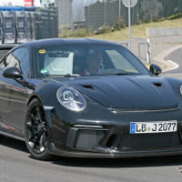ポルシェ 911 GT3 RS 次期型、さらに攻撃的スタイルで9月登場へ 画像