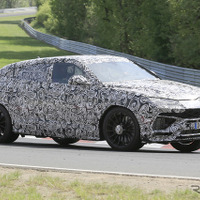 ランボルギーニの世界最速SUV、PHVは700馬力へ…2018年秋登場か 画像