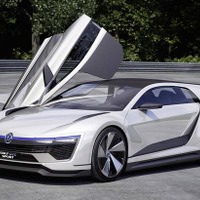 【ロサンゼルスモーターショー15】VW ゴルフ に「GTEスポーツ」…400馬力のPHVを北米初公開 画像