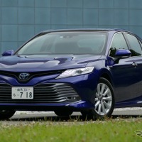 【トヨタ カムリ 試乗】トヨタ車とは思えない、コクのある個性派ぶり…島崎七生人 画像