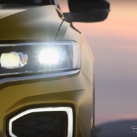 VWの新型SUV、T-Roc…実車の内外装を見せた［動画］ 画像