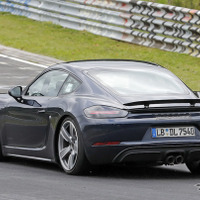 380馬力の直4炸裂！ ポルシェ 718ケイマン GTS、最終テストを開始 画像