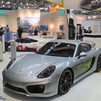 ポルシェ、ケイマン のEVコンセプトカーを公開…0-100km/h加速3.3秒 画像