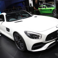 メルセデスAMG GT、出力向上…最強の証「パナメリカーナグリル」を装備 画像