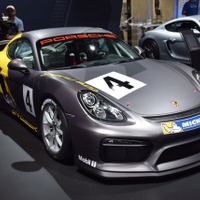 【ロサンゼルスモーターショー15】ポルシェ ケイマン GT4 に「クラブスポーツ」…軽量レーサー 画像