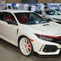 【SEMA 2017】ホンダ シビックタイプR 新型に「レッドカーボン」…純正カーボン製パーツ登場 画像