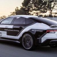 アウディの自動運転車、スペインのサーキットで最速記録 画像