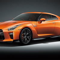 日産 GT-R、2018年モデル発売…イモビライザーとApple CarPlayを全車標準装備 画像