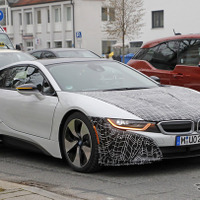 謎のBMW i8 をスクープ...正体は450馬力の「S」か 画像
