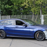 メルセデスAMG C63ワゴン もマイチェン！マスク一新＆フルデジタルクラスタ採用か 画像