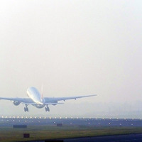 減らない航空機へのレーザー光照射 画像