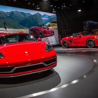 ポルシェ 718、「GTS」公開…365hpの高性能車【ロサンゼルスモーターショー2017】 画像