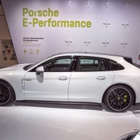 ポルシェ パナメーラ ワゴン、680hpのPHV公開【ロサンゼルスモーターショー2017】 画像
