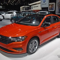 VW ジェッタ 新型 に「Rライン」、スポーティ仕様を設定…デトロイトモーターショー2018 画像