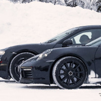 ポルシェ911 vs ミッションE、新型対決!? 豪雪地帯を封鎖し極秘テスト 画像