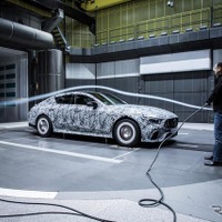 メルセデスAMG GTクーペ のティザーイメージ…実車はジュネーブモーターショー2018で公開へ 画像