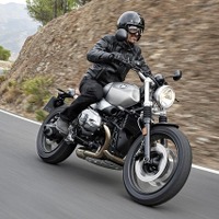 【ミラノショー15】アップマフラー＆正立フォーク装備のBMW R nineT スクランブラー 画像