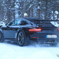911シリーズ最後の自然吸気!? ポルシェ 911GT3 RS 新型、車名変更の可能性も 画像