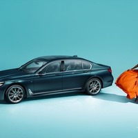 BMW 7シリーズ、誕生40周年記念モデル発売　専用色で革新性と伝統を表現 画像