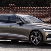 ボルボ V60 新型に最新コネクト…ジュネーブモーターショー2018で公開へ 画像