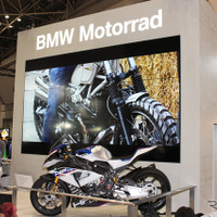 BMWは国内初披露の3車種に注目が集まる…東京モーターサイクルショー2018 画像
