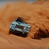 ロールスロイス初のSUV、カリナン のティザーイメージ…砂漠で最終開発テスト 画像
