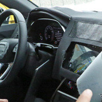 アウディ Q3 次期型のハイテクコックピットを激写！高性能「SQ3」は306馬力に 画像