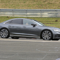 アウディ S8 も電動化か…ポルシェのハイブリッド搭載で650馬力 画像