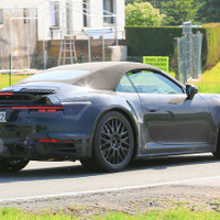 ポルシェ 911ターボ カブリオレ新型を初スクープ…ランボ、フェラーリ標的に 画像